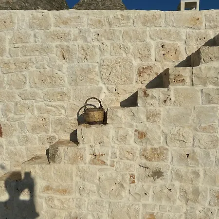Semesterbostad Trullo With Stone Pool In